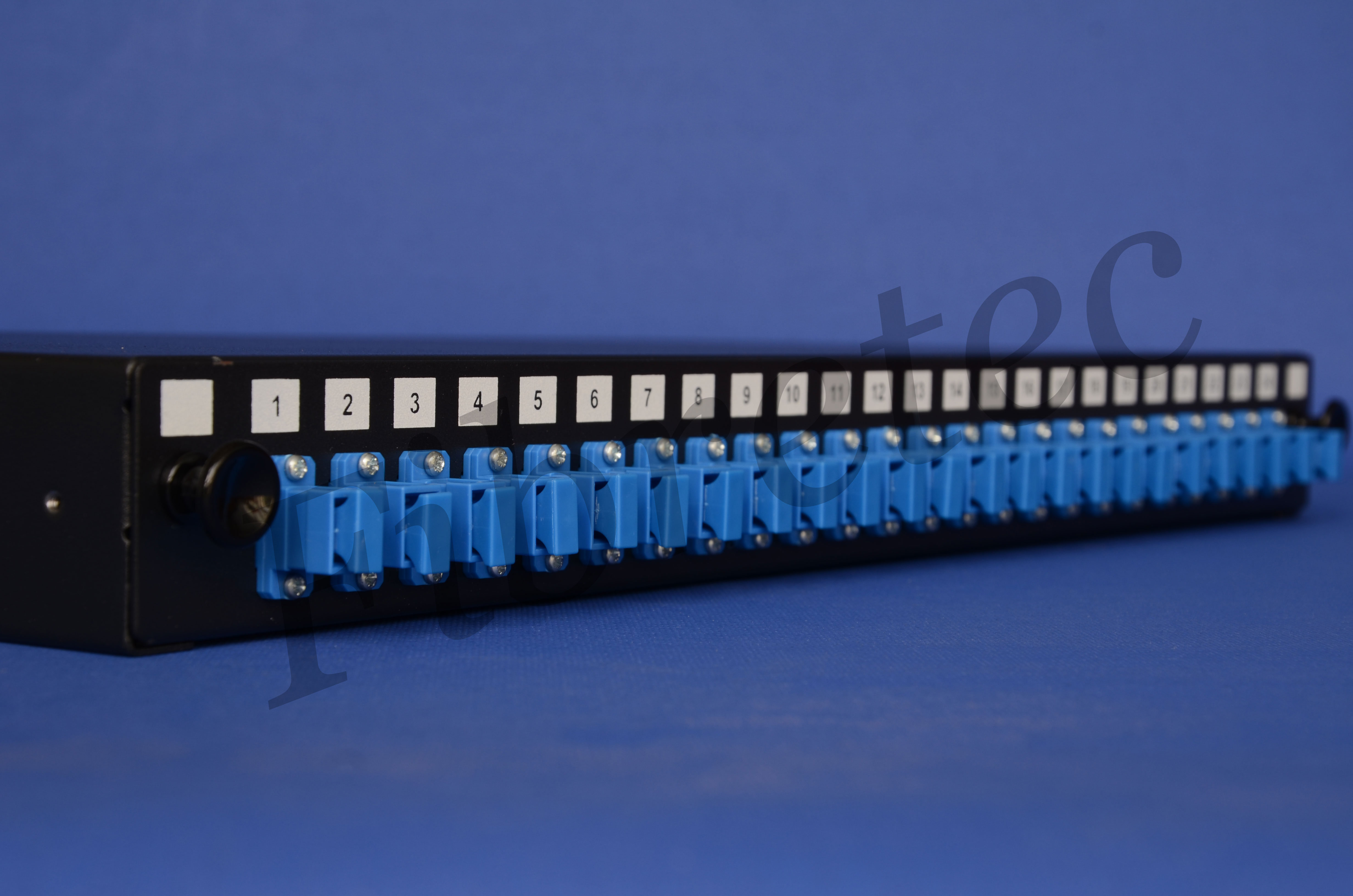 Tiroir 19  1U 24 FO avec 24 traversées SC/SC simplex monomode bleues